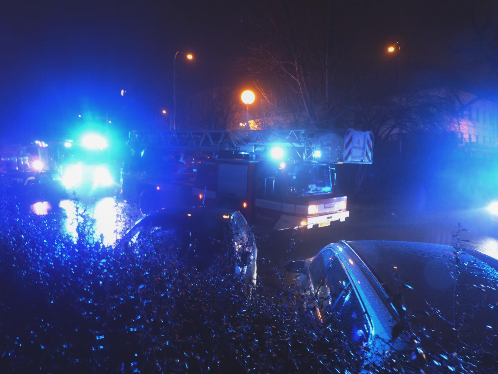 2021-02-02-Požar v autoservisu Brno Sladkovského/2021-02-02-Požár v autosevisu Brno (3).JPG