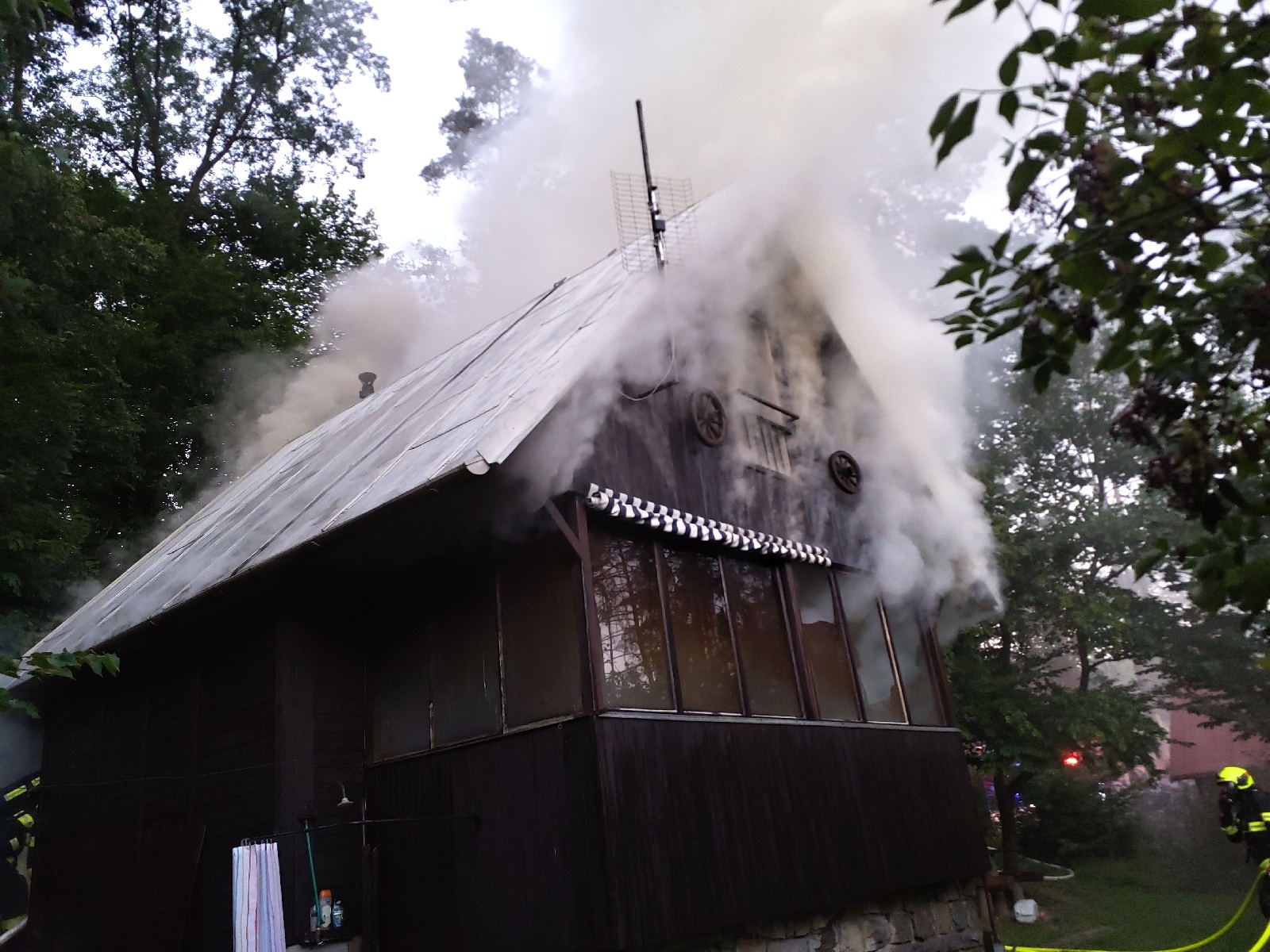 2022-08-04 Požár chaty, Mokrá Horákov/2022-08-04 Požár chaty, Mokrá Horákov (3).jpg