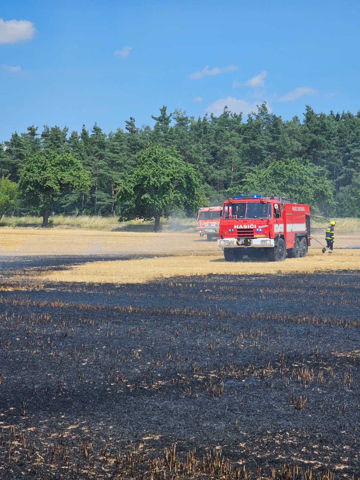 2023-07-11 požáry v JMK/babice u rosic (5).jpg