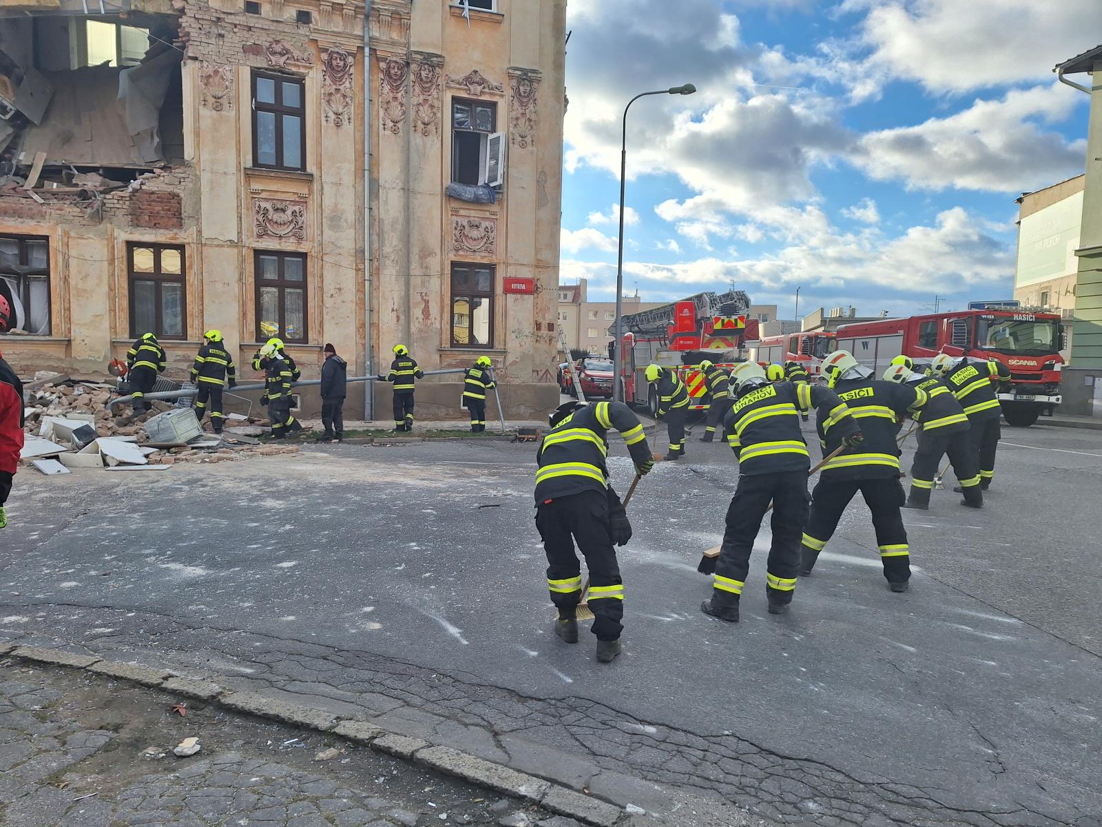 2024-12-15 Exploze v BD, Znojmo,Kotkova/exploze BD, Znojmo (7).jpg