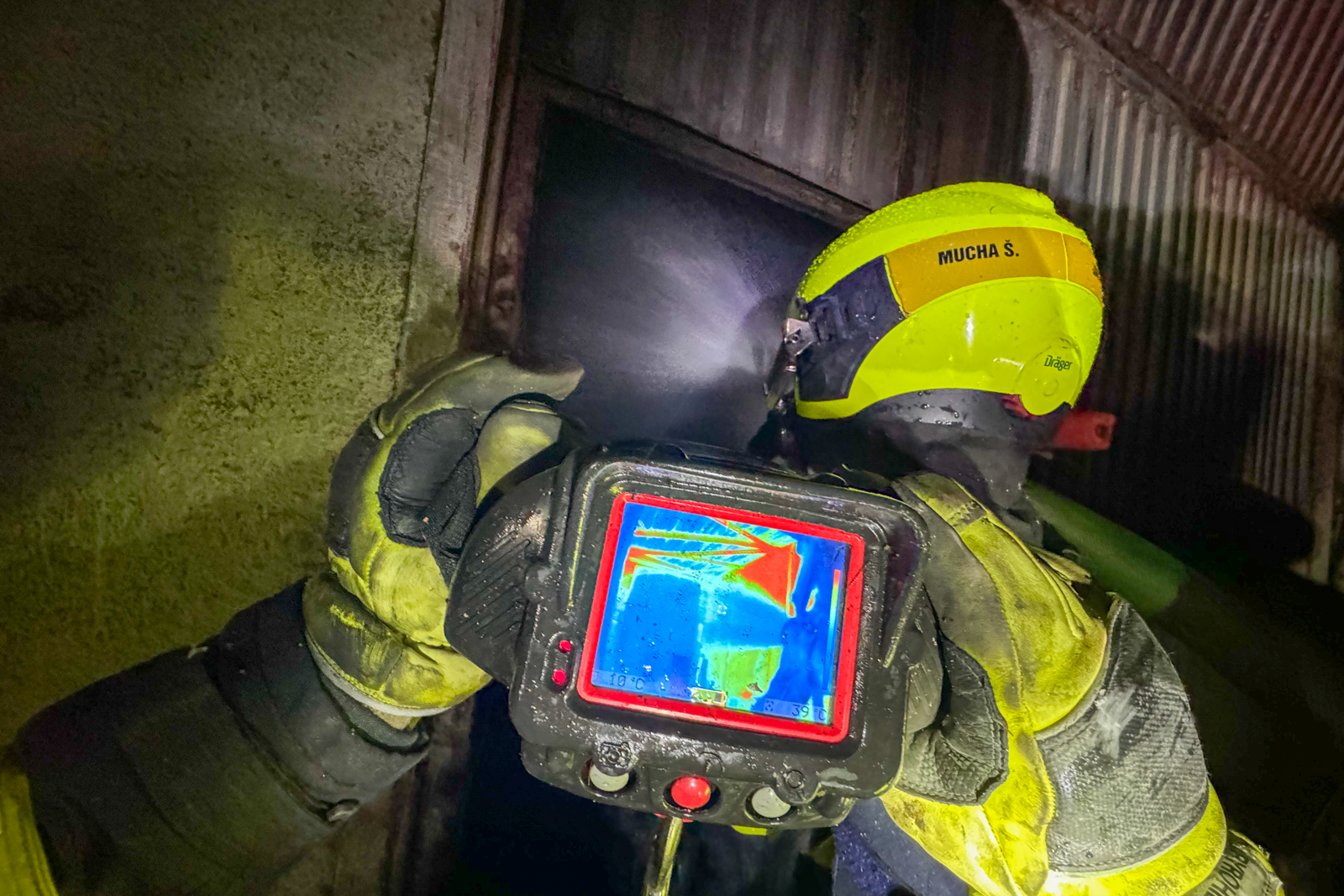 2024_02_08_Pozar_skladovacich_prostor_Trinec_Oldrichovice (13).jpg