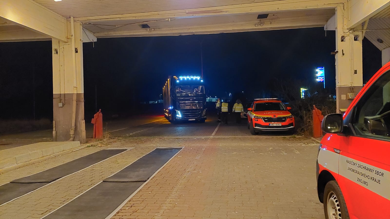 2025-03-28 opatření na hranicích, Hatě, Mikulov/opatření na hranicích (3).jpeg