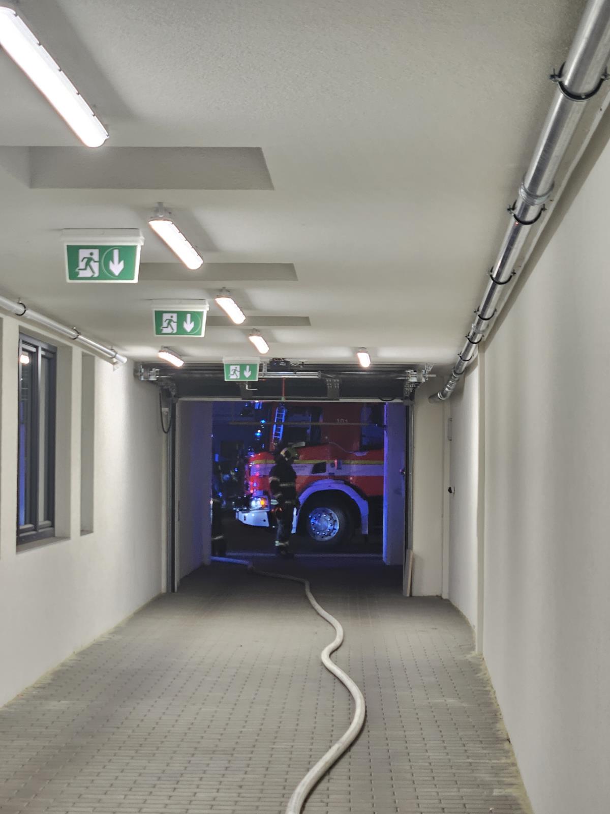 2025-08-21 Požár bytu, Brno-Křenová/požár Brno (9).jpg