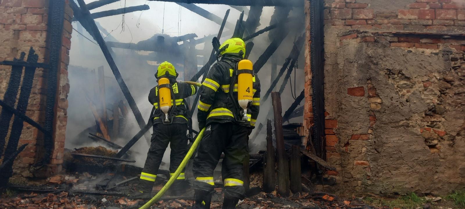 2025-08-21 Požár stodoly, Višňové/1.jpeg
