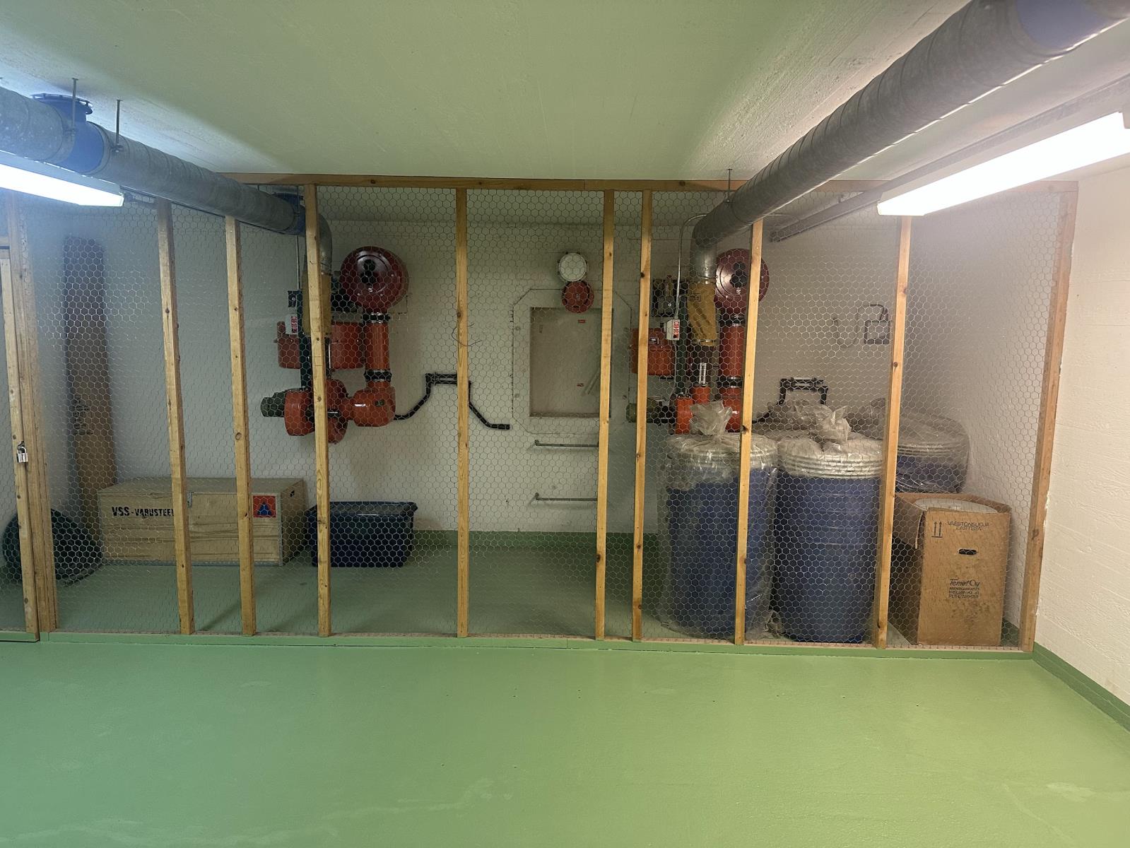 Obr.2 Filtroventilační zařízení soukromého krytu, technické zázemí, nouzový výlez