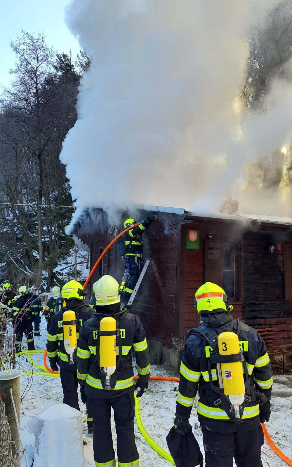 2026-01-04 Požár chaty, Senorady/Požár chaty Senorady (4).jpg