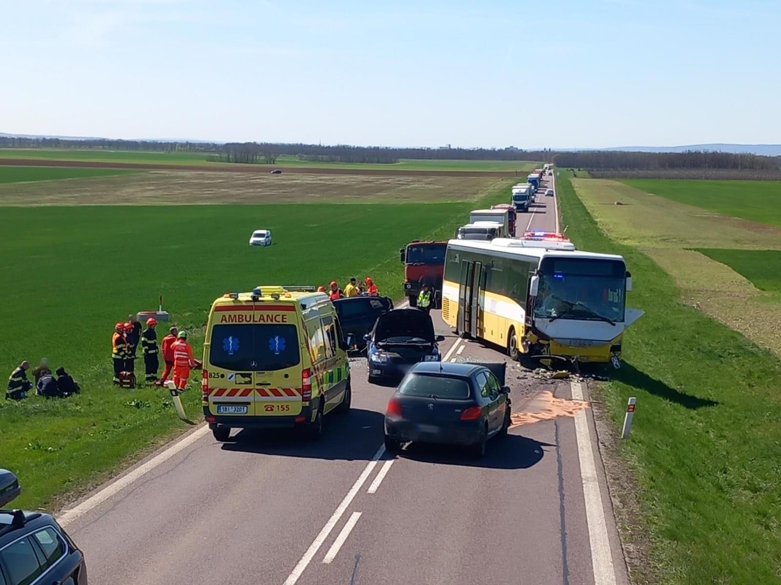 2026-04-07 DN bus x oa, Oleksovice, Znojemsko/1.jpg
