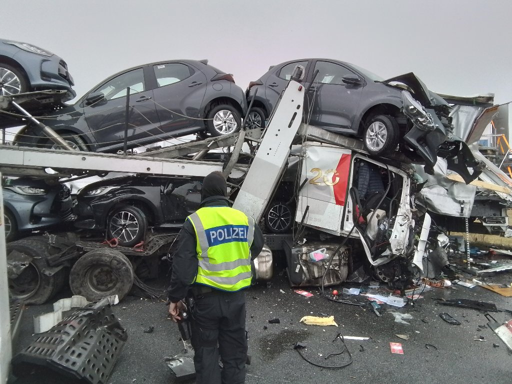 2026_03_30_DN_UL_nehoda D8 06.jpeg