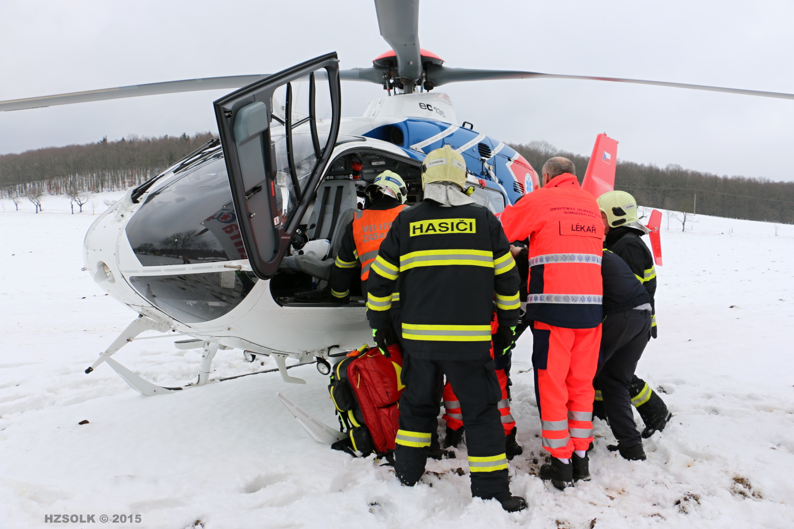 21 10-2-2015 DN_OA_Krakorice_vyprosteni osoby (8).JPG