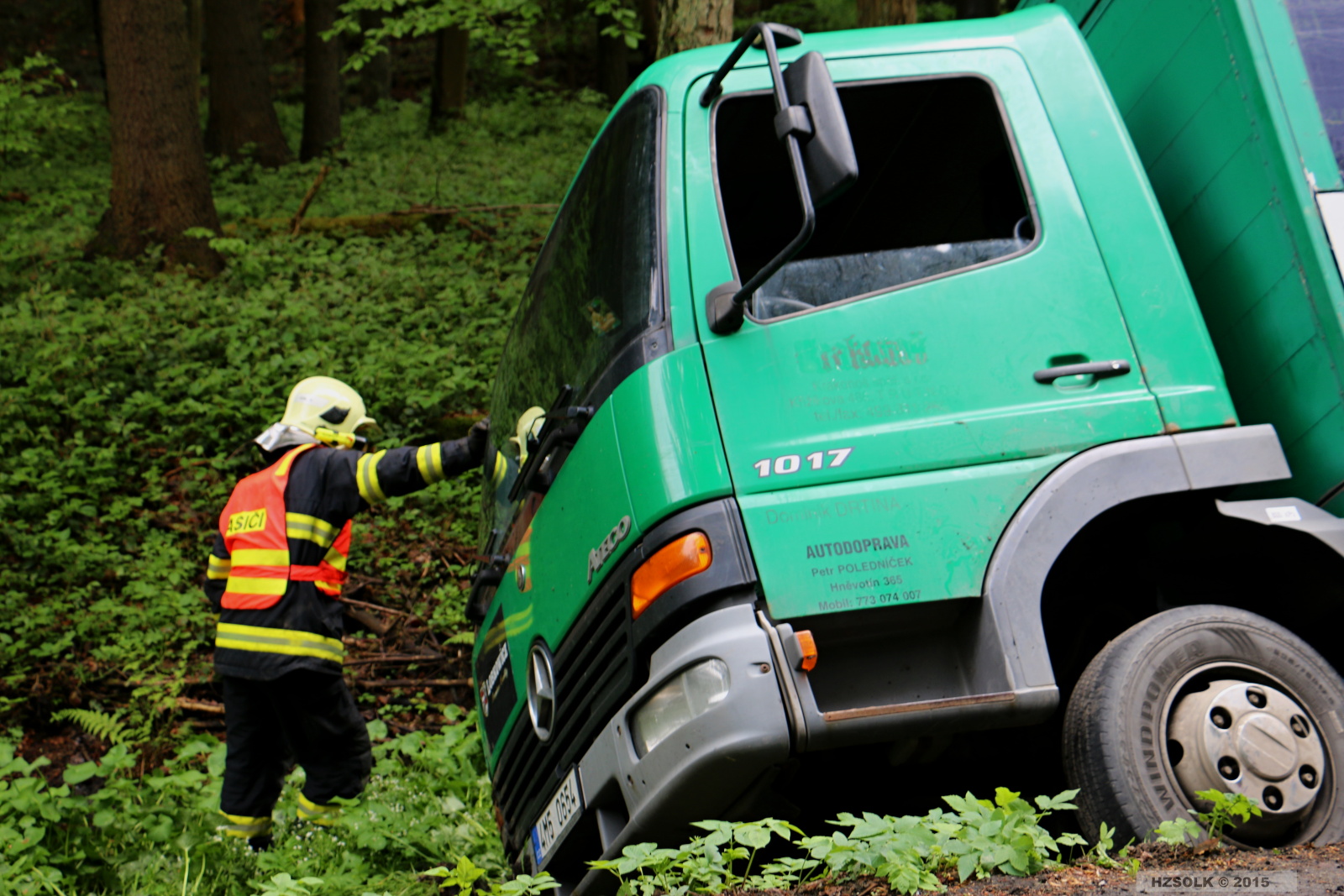22 21-5-2015_DN_nákladní_vozidlo_vyprosteni_Jedli_Sumpersko (9).JPG