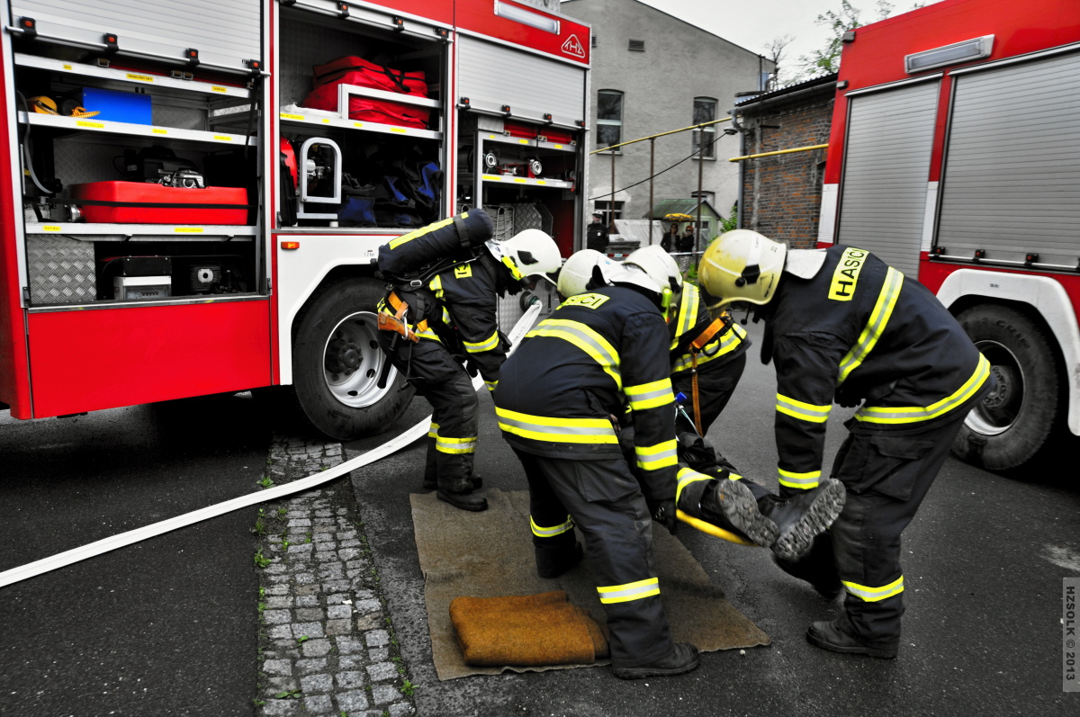24 6-5-2013 cvičení osoby zavalené zasypané Zábřeh (30).JPG