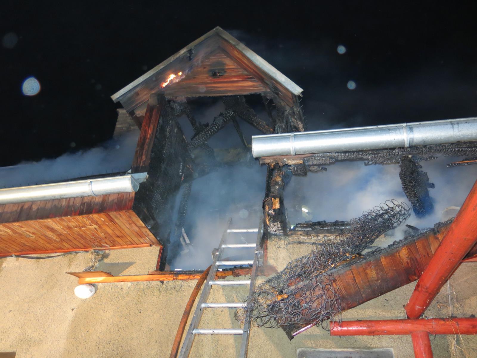 24_12_2016 - Pozar Krakorice 03.jpg