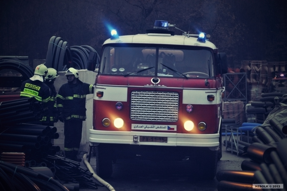 25 27-12-2013 Požár průmyslového objektu - Alojzov (31).JPG