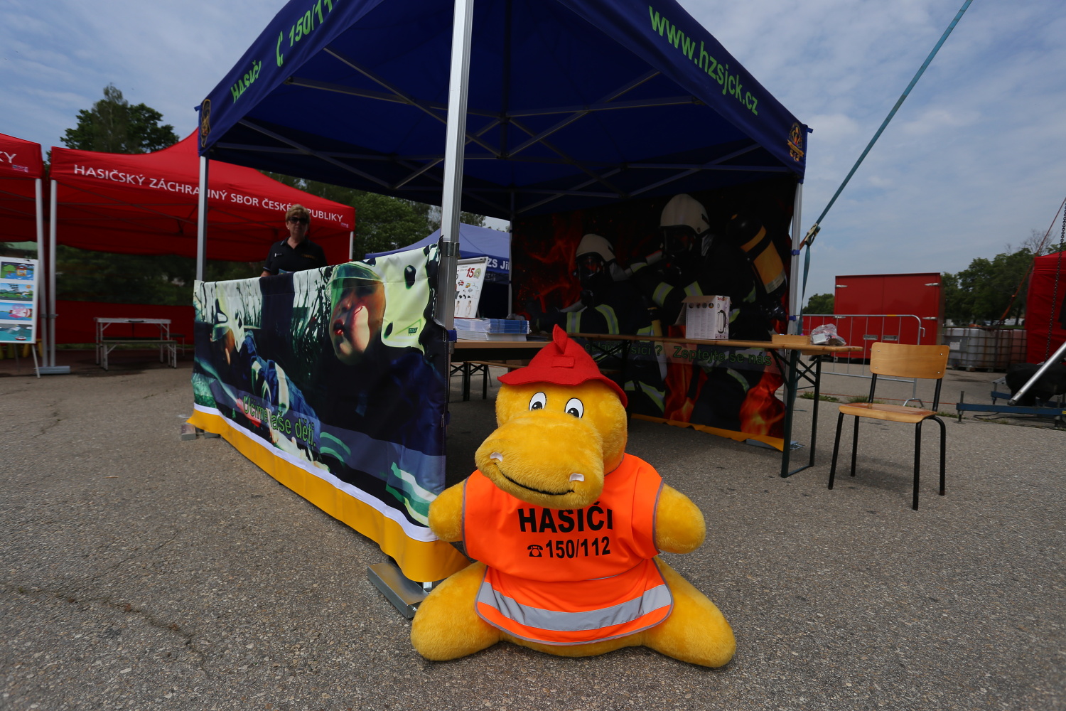 25 Oslavy 150 - náplavka (2).JPG