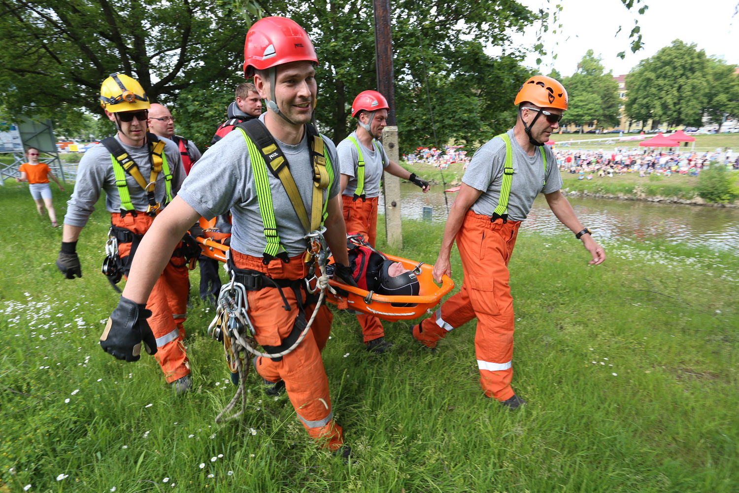 25 Oslavy 150 - náplavka (36).JPG