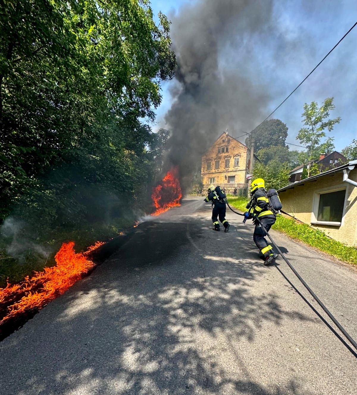 25_08_15_pozar_dodavky_Javory_DC