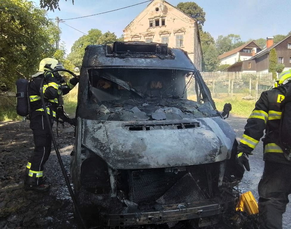 25_08_15_pozar_dodavky_Javory_DC