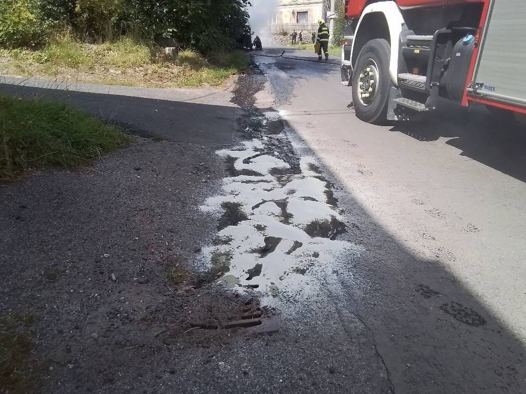 25_08_15_pozar_dodavky_Javory_DC