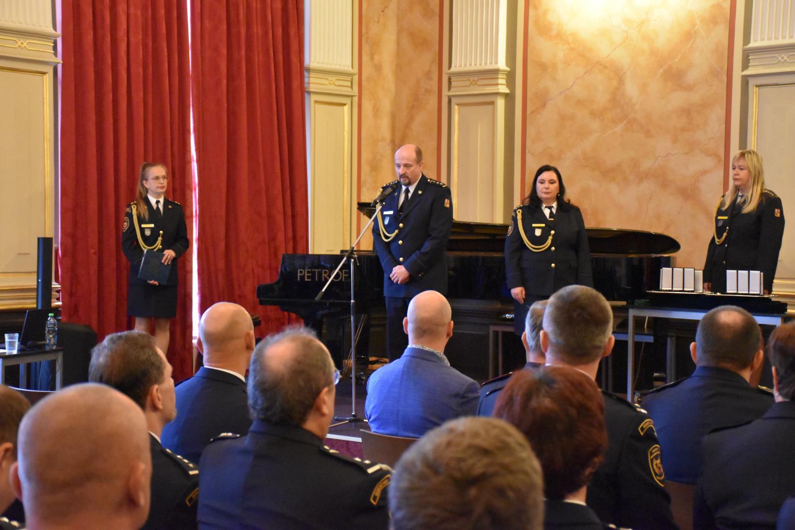 25_11_26_medaile_25_let_HZSCR_ULK