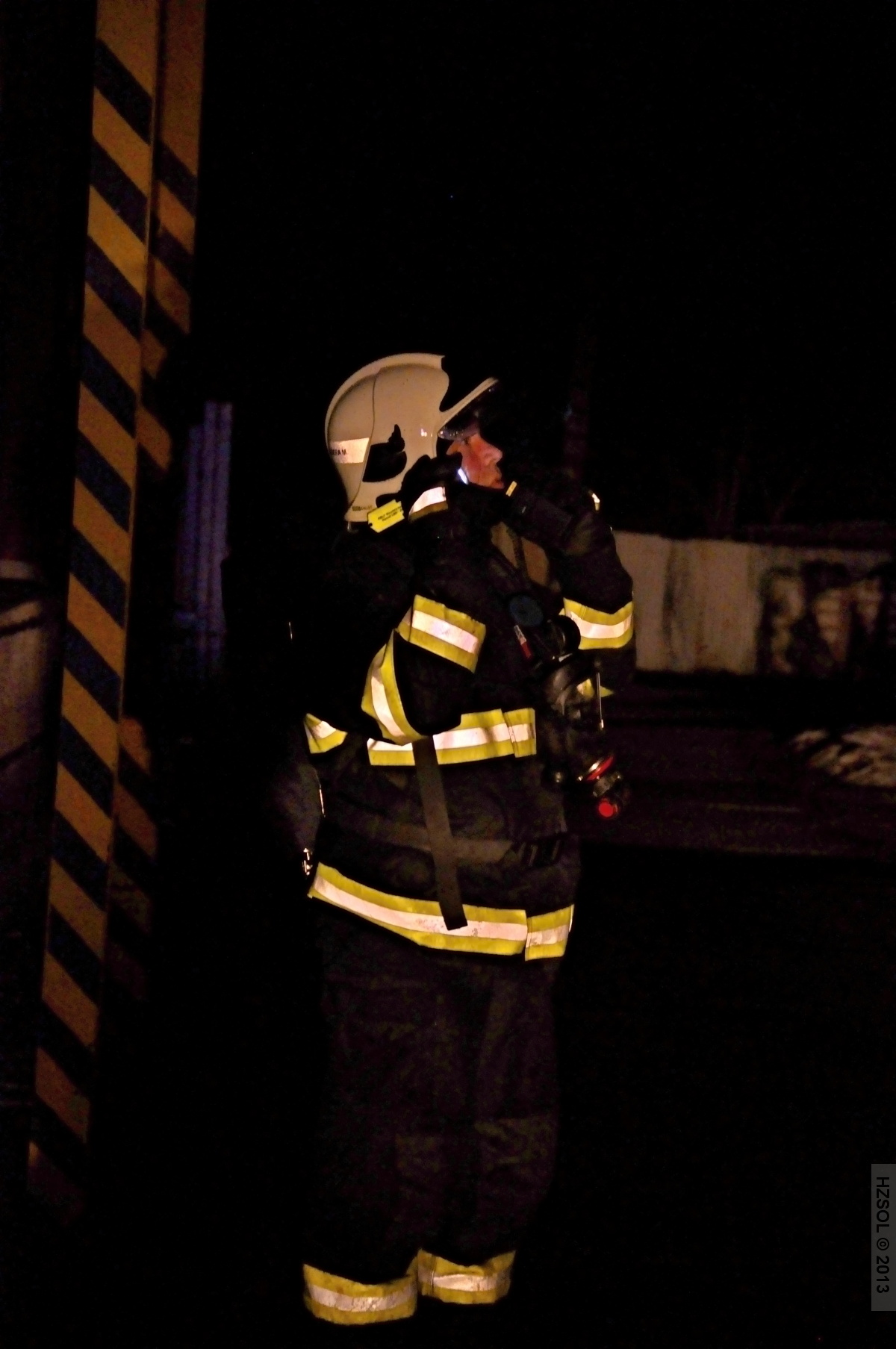 27 4-3-2013 Požár střechy průmyslového objektu Šumperk - Žerotínská ul (27).JPG