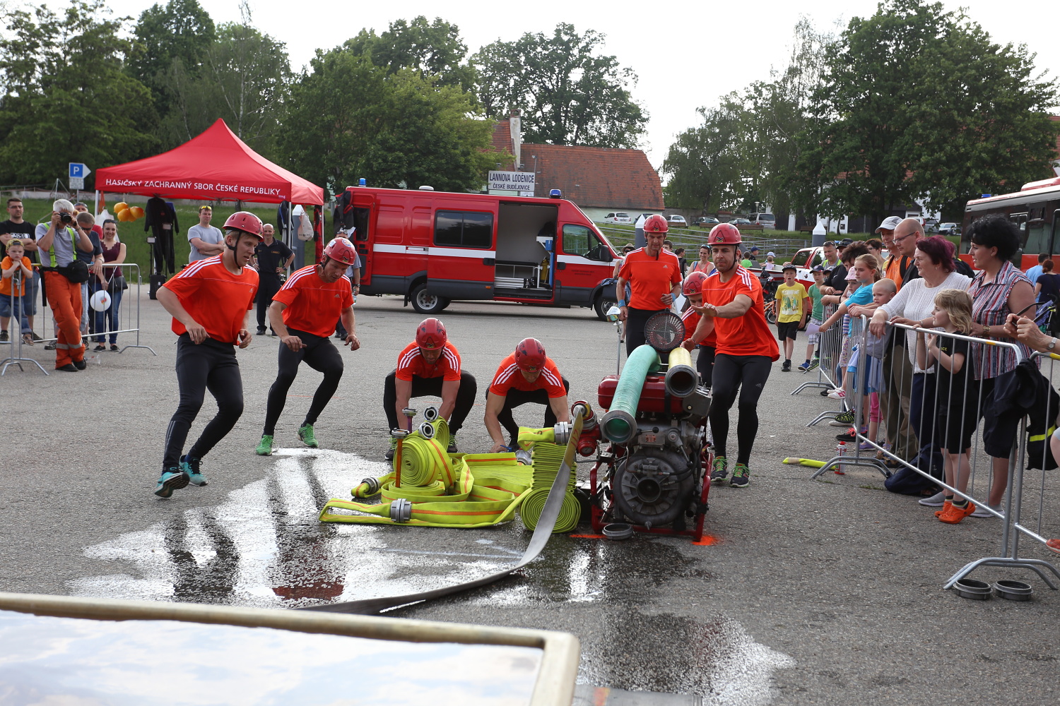 29 Oslavy 150 - náplavka (40).JPG