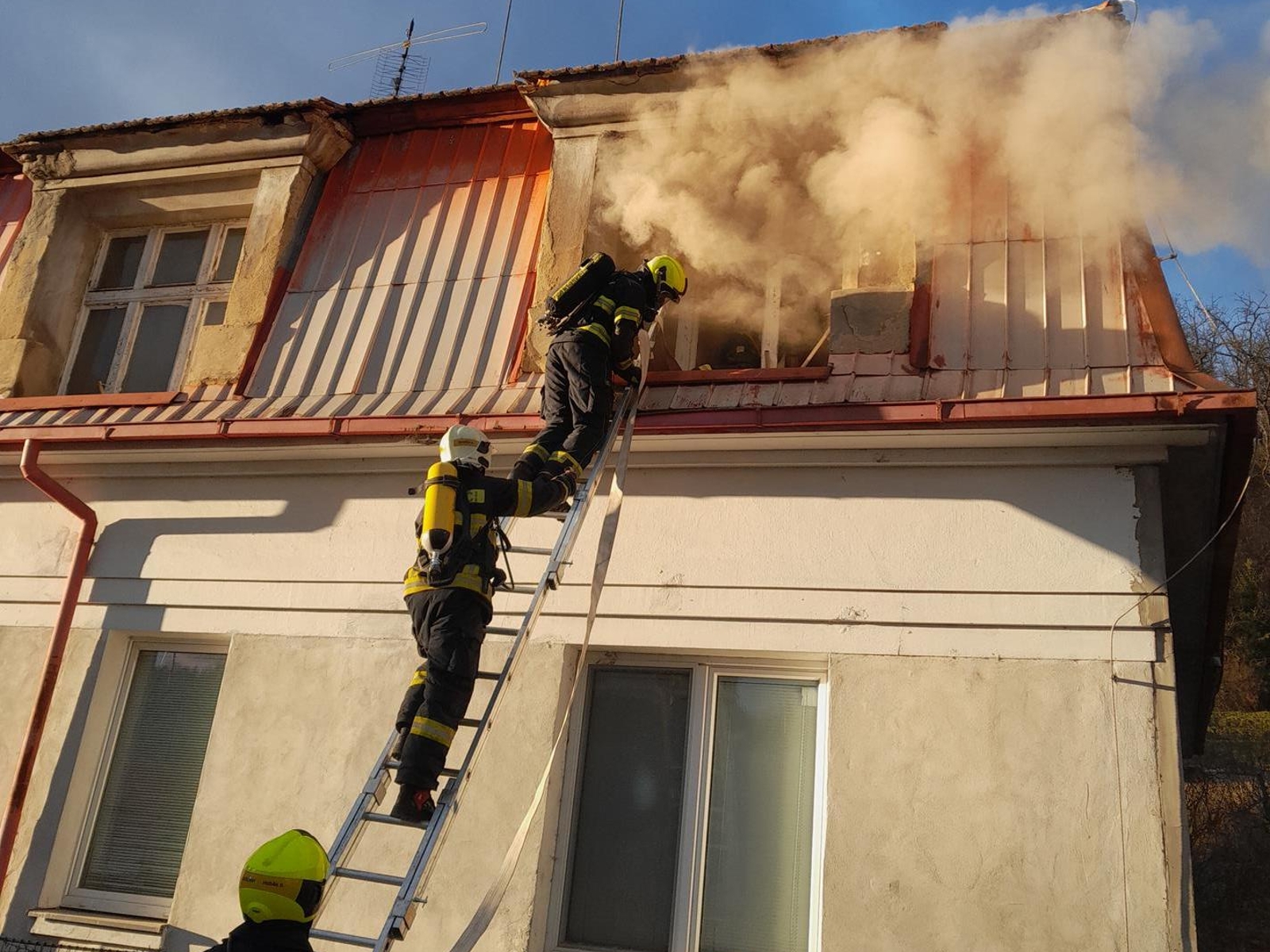 291225-Požár domu v obci Otvovice na Kladensku.jpg