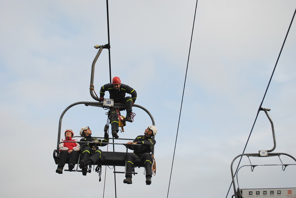 3 Cvičení lezecké skupiny HZS JčK ÚO Tábor, Monínec - 12. 11. 2014 (2).JPG