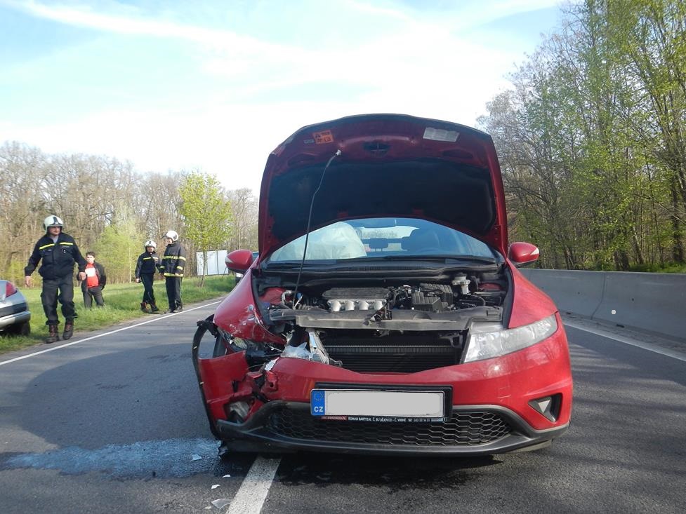 3 Dopravní nehoda 2 OA, Bavorovice - 22. 4. 2016 (1).JPG