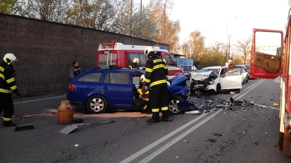 3 Dopravní nehoda 2 OA, České Budějovice - 19. 4. 2016 (3).jpg