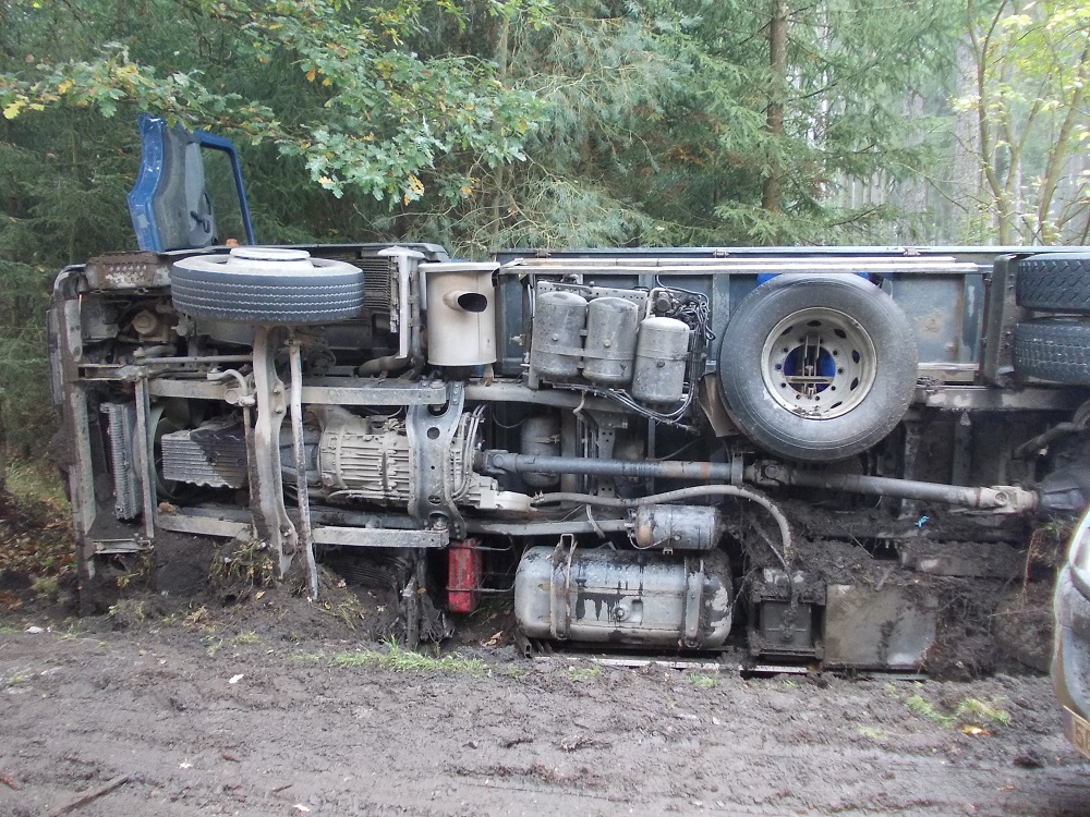 3 Dopravní nehoda NA, Planá n. L. - 3. 10. 2014 (6).jpg
