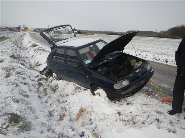 3 Dopravní nehoda OA, Branišov - 6. 12. 2013 (3).jpg