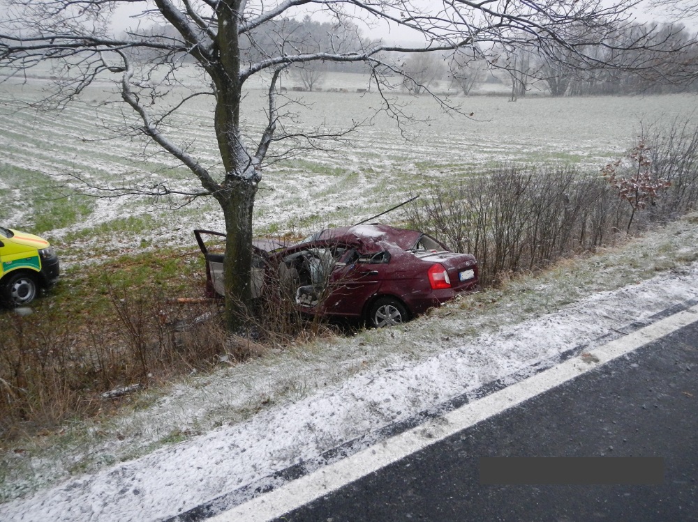 3 Dopravní nehoda OA, Rojice - 2. 12. 2014 (1).jpg