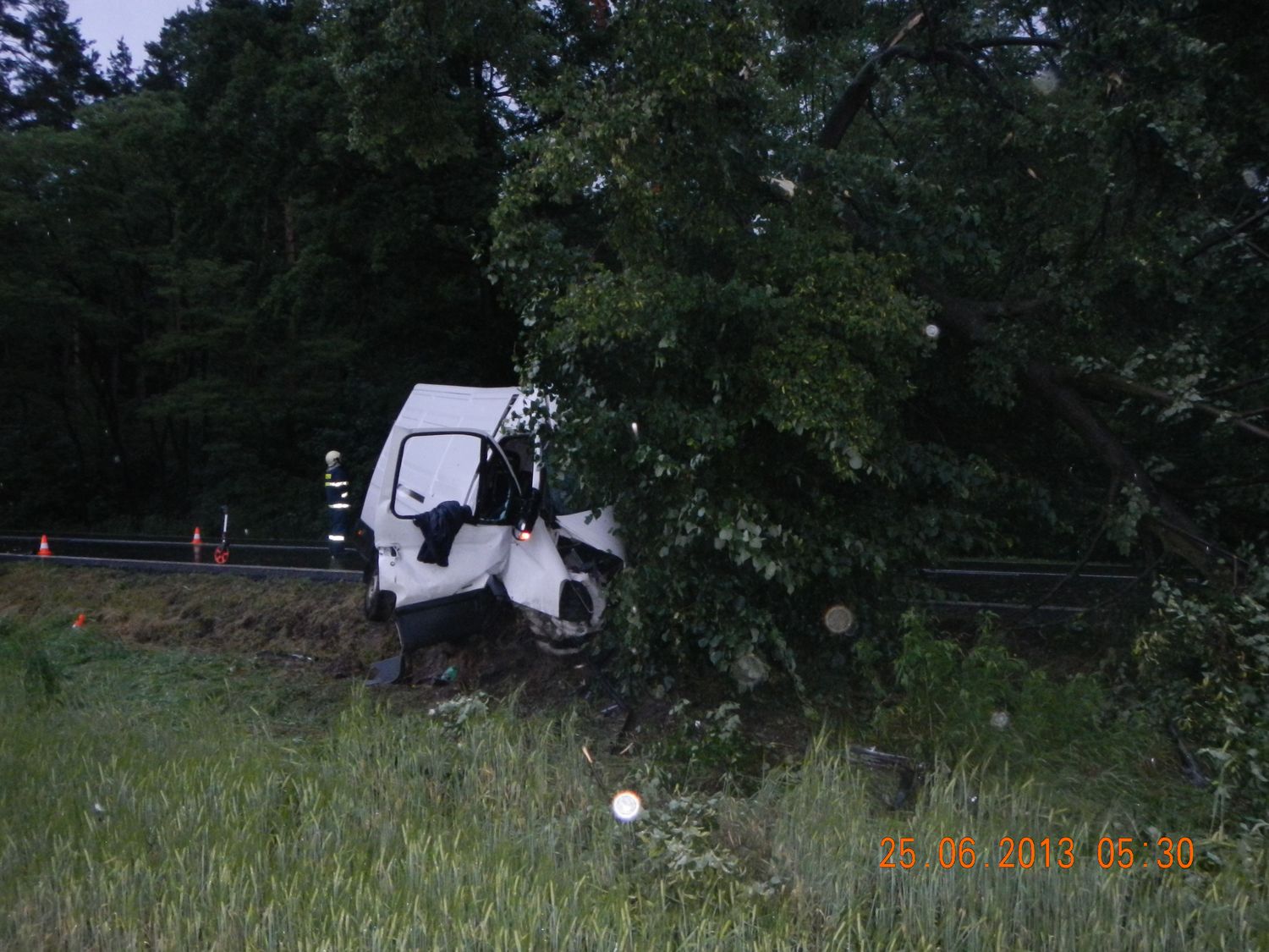 3 Dopravní nehoda dodávky - 25. 6. 2013 (3).jpg