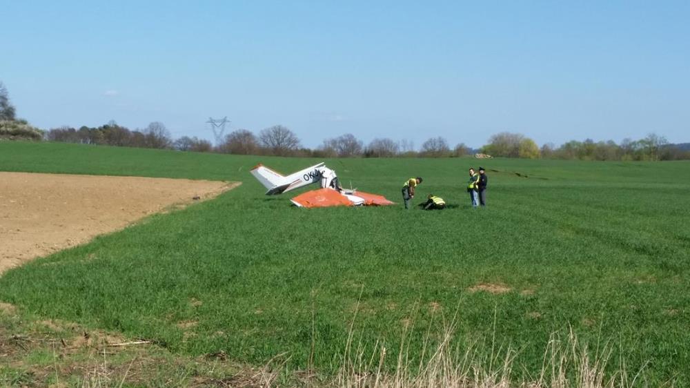 3 Dopravní nehoda letadla, Chrášťovice - 20. 4. 2016 (3).jpg