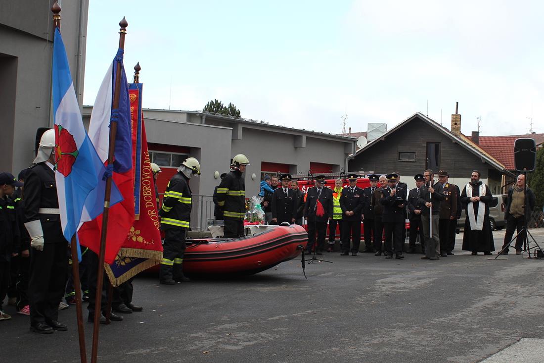 3 Nový člun, Frymburk - 7. 11. 2015 (5).JPG