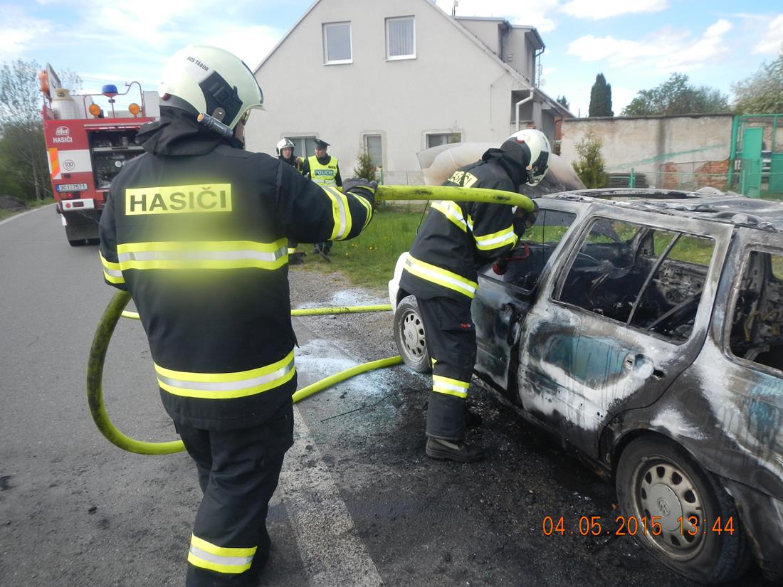 3 Požár OA, Bálkova Lhota - 4. 5. 2015 (5).jpg
