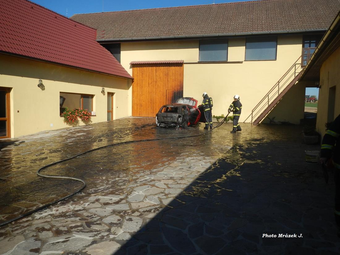 3 Požár OA, Debrník  - 1. 10. 2015 (1).jpg