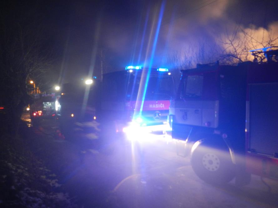 3 Požár truhlárny, Haklovy Dvory - 6. 2. 2015 (8).JPG