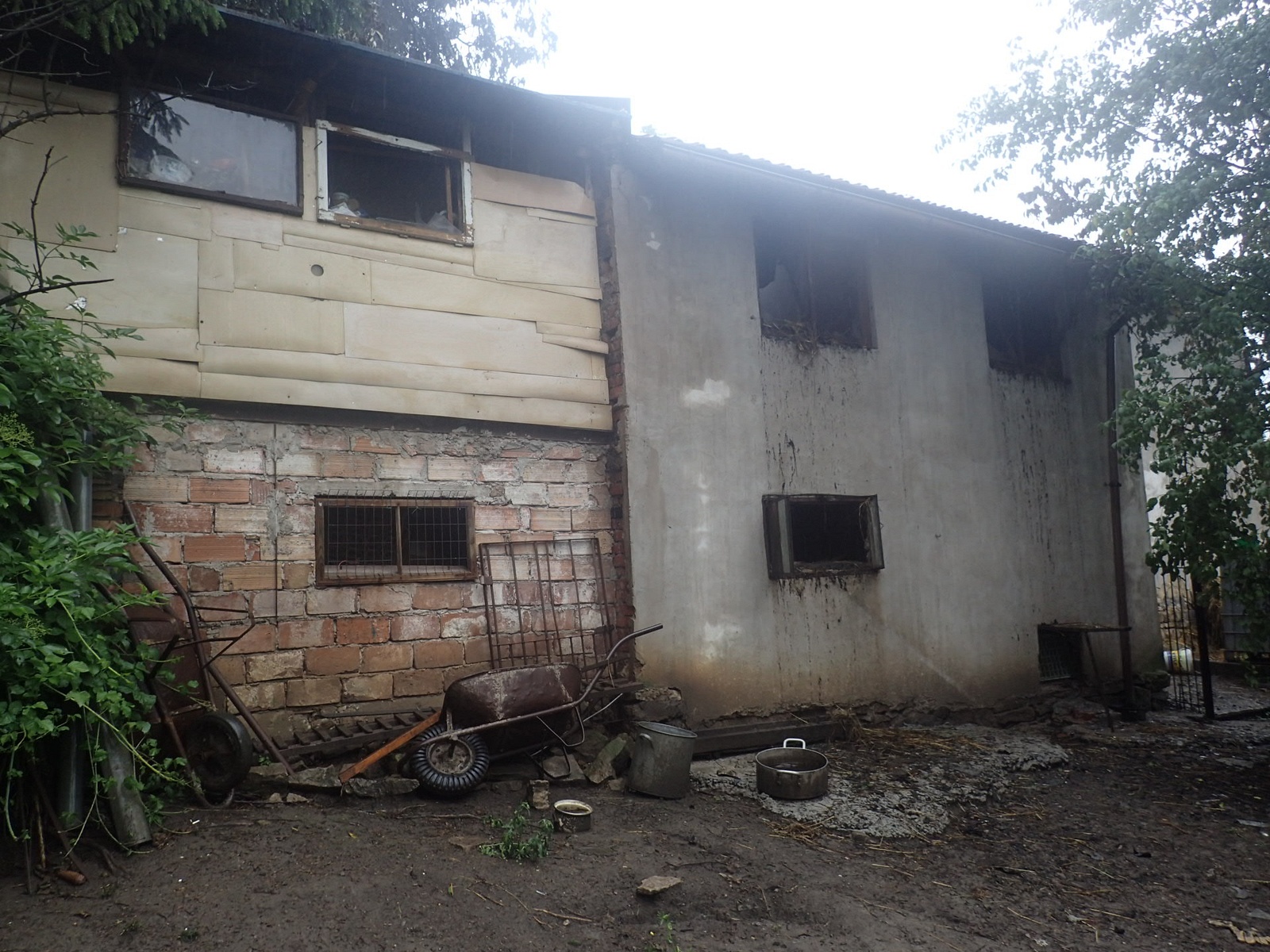 3 pozarStodolaSlamaOsuvky3.JPG