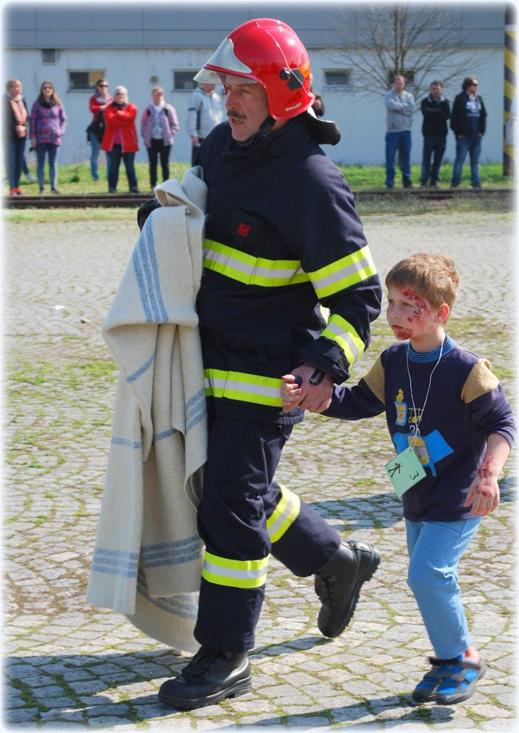 30 Cvičení Nehoda vlaku, Jindřichův Hradec - 12. 4. 2016 (23).JPG
