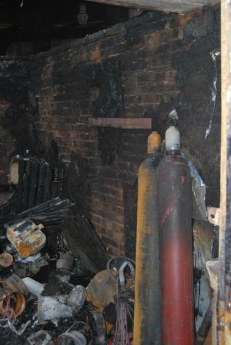 30.9.2012 požár příručního skladu UL2.jpg