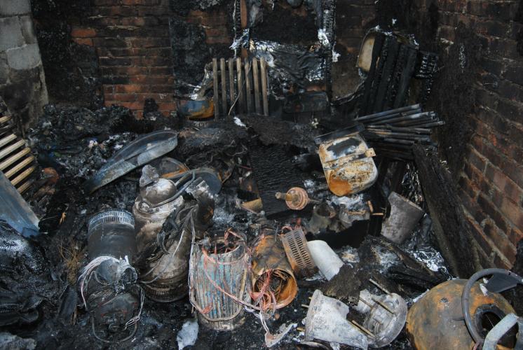 30.9.2012 požár příručního skladu UL3.jpg