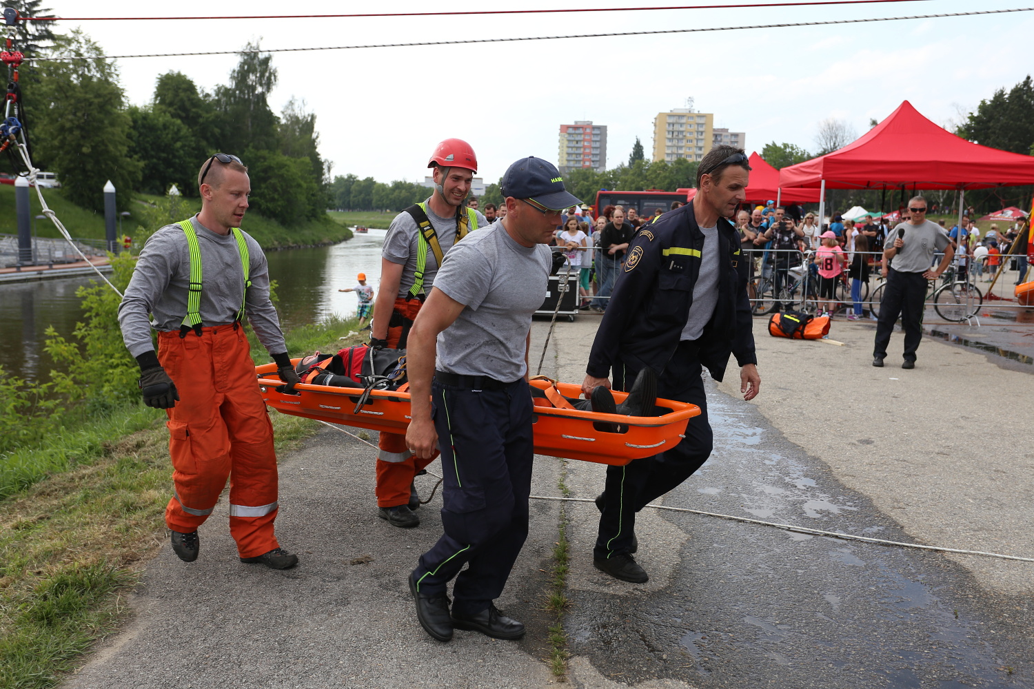 31 Oslavy 150 - náplavka (42).JPG