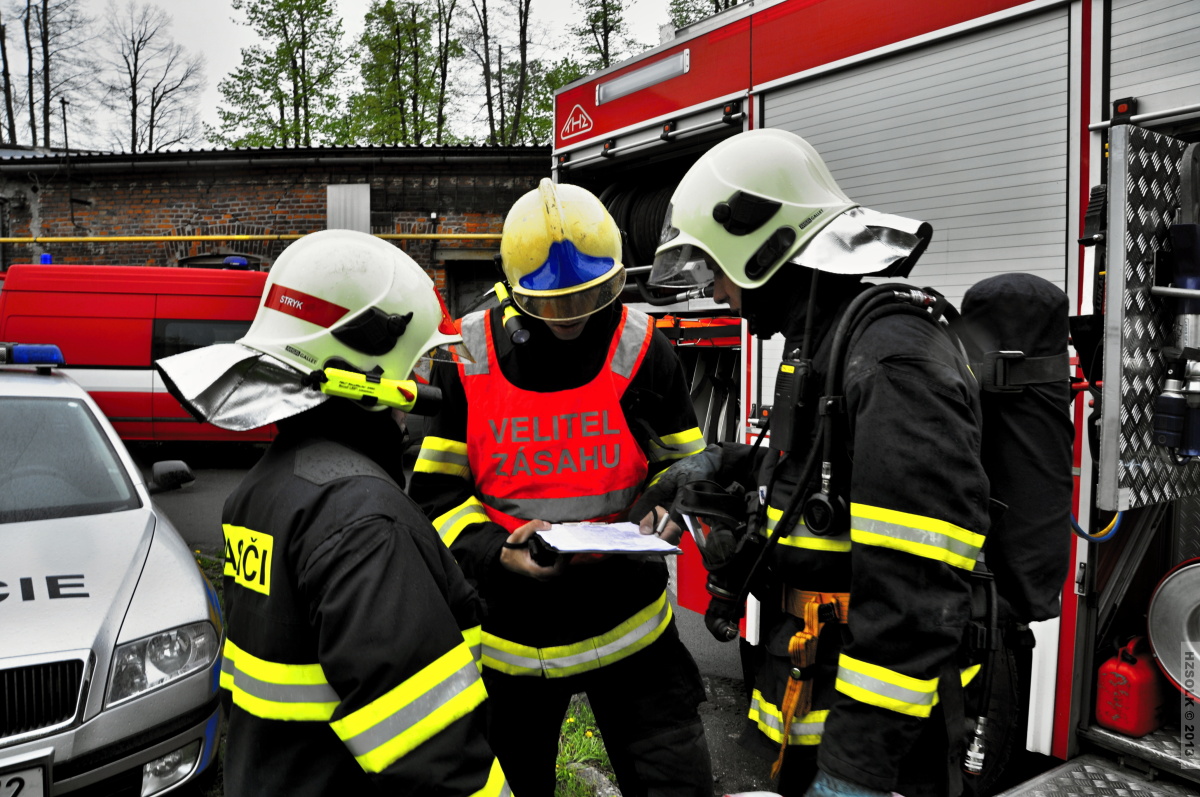 32 6-5-2013 cvičení osoby zavalené zasypané Zábřeh (38).JPG