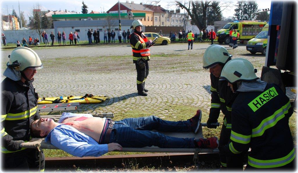 38 Cvičení Nehoda vlaku, Jindřichův Hradec - 12. 4. 2016 (31).JPG