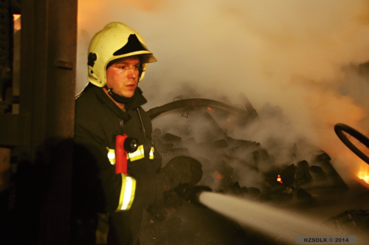 4 18-4-2014P_NB_ hala Olomouc Chválkovice (12).JPG