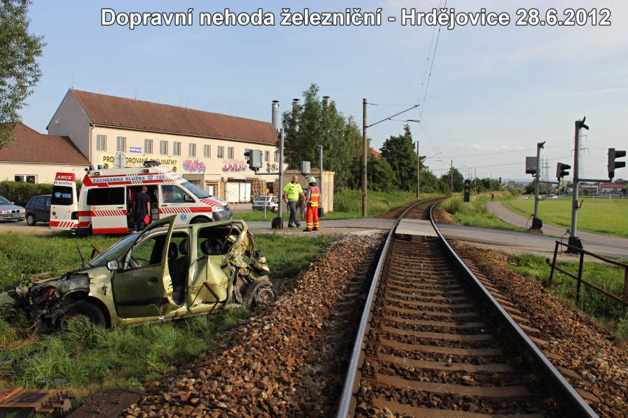 4 20120628-DN srážka OA s vlakem Hrdějovice_01a.jpg