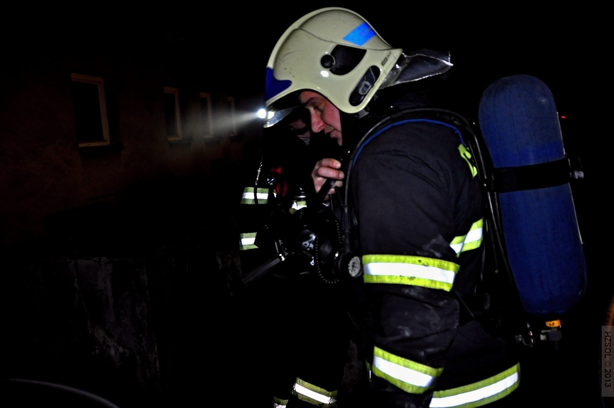 4 28-2-2013 Požár zemědělskéhobjektu Velký Týnec (4).JPG