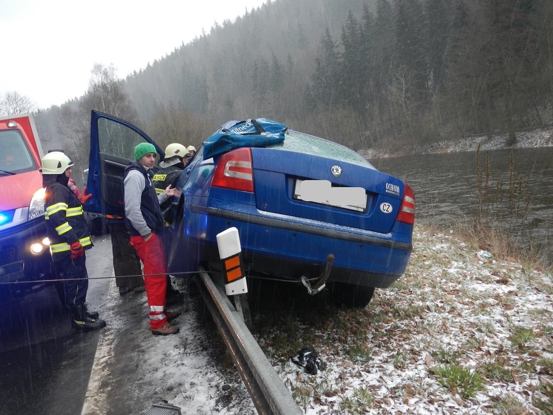4 Dopravní nehoda, Větřní - 3. 3. 2016 (1).JPG