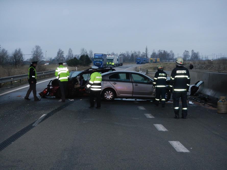 4 Dopravní nehoda 2 OA, Horusice - 22. 1. 2015 (6).JPG